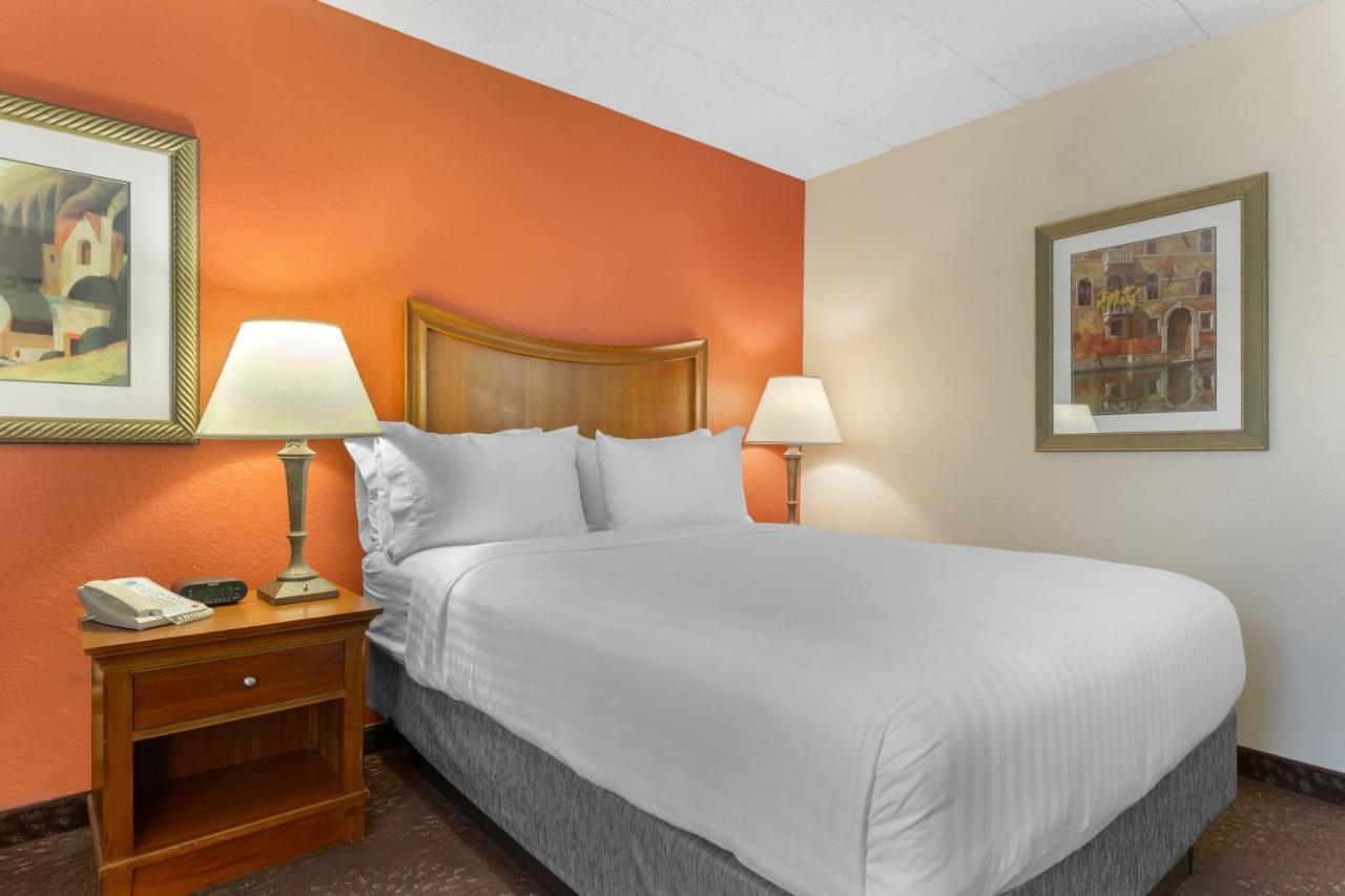 Holiday Inn Express Chicago-Downers Grove By Ihg Luaran gambar
