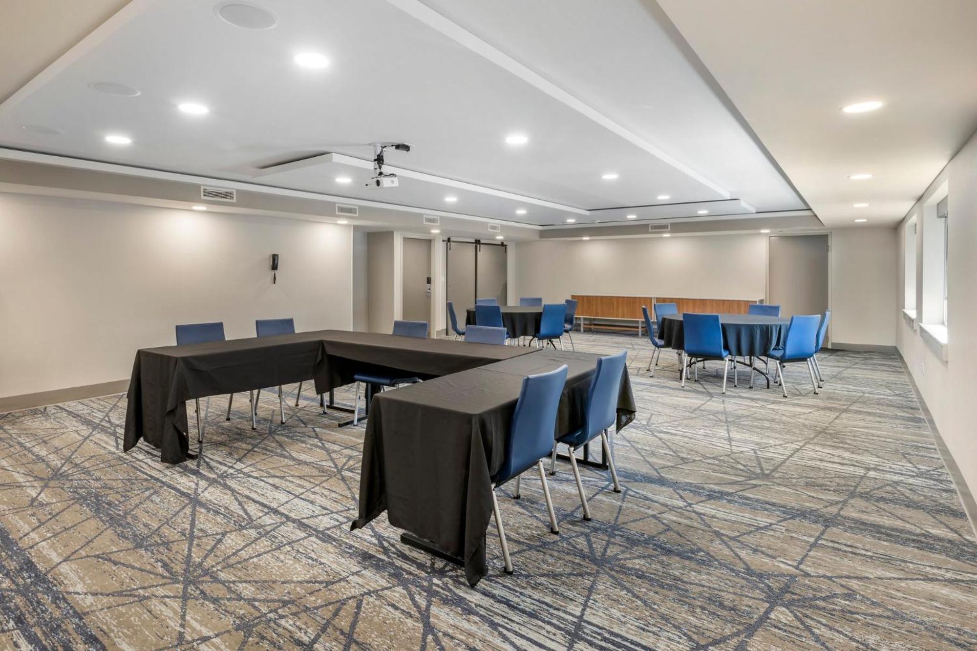 Holiday Inn Express Chicago-Downers Grove By Ihg Luaran gambar